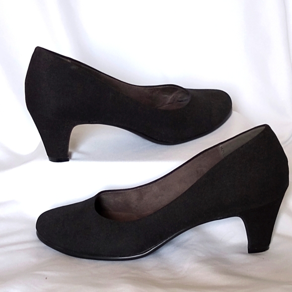 AEROSOLES Black Classic Heels Elegant Design Sz 9 EUC - Picture 3 of 9